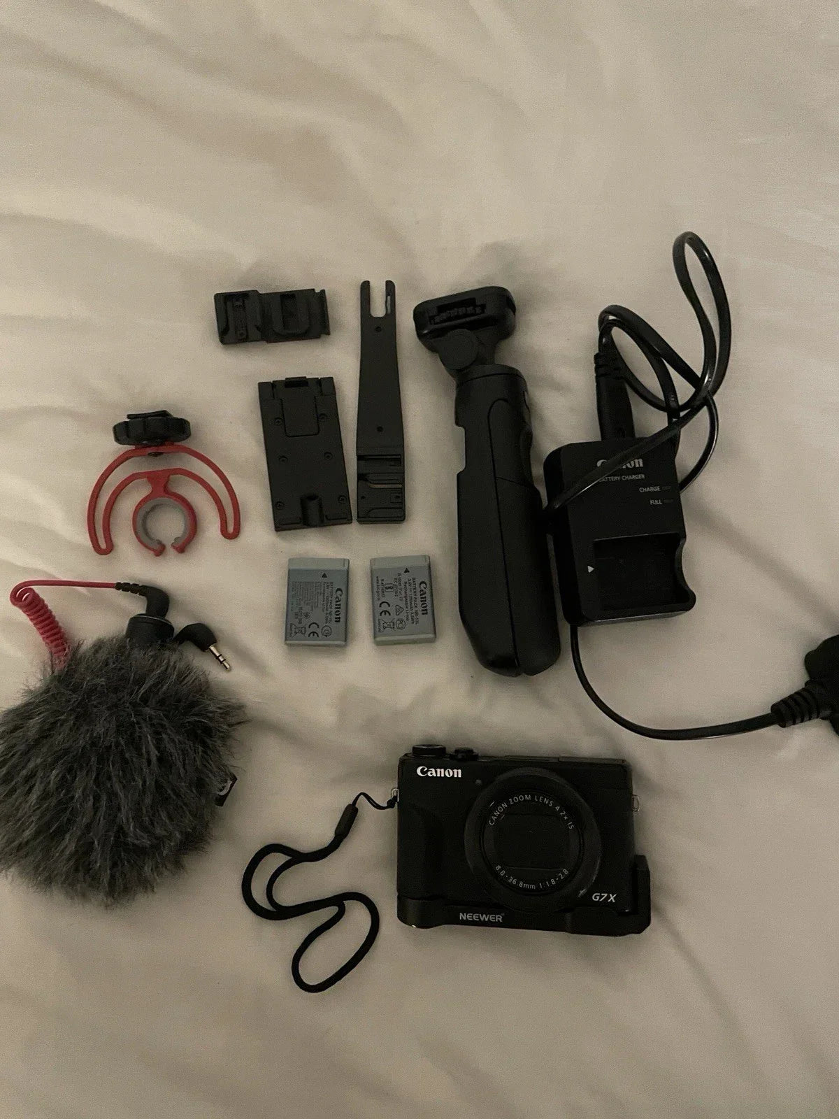 Canon G7X Mark lll Vlogging Kit And Additional Accessories.